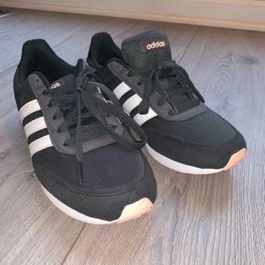 Navy and pink like new sneakers